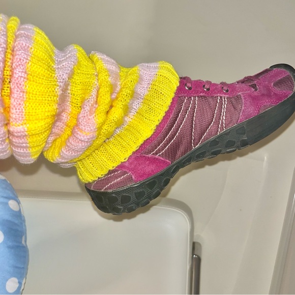 Mauve/dusty dark rose color Keen suede sneakers - Picture 6 of 9